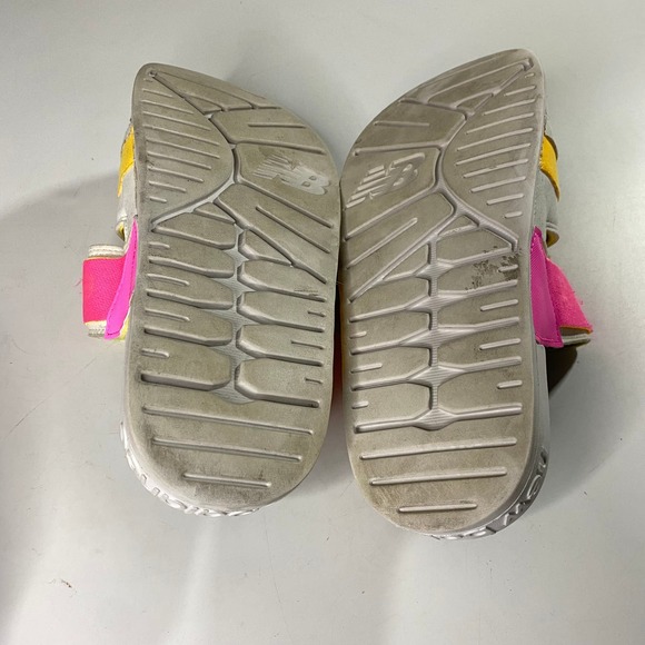 New Balance 202 White Slide Sandals Women's 9 - Picture 7 of 8